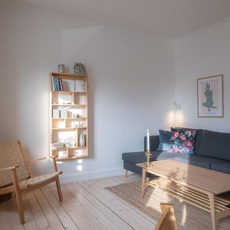 Newly Renovated 1-Bed Apartment In Aalborg Extérieur photo